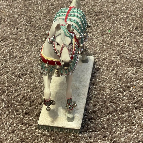 Silver Bells Pony Trail of Painted Ponies - Picture 4 of 8